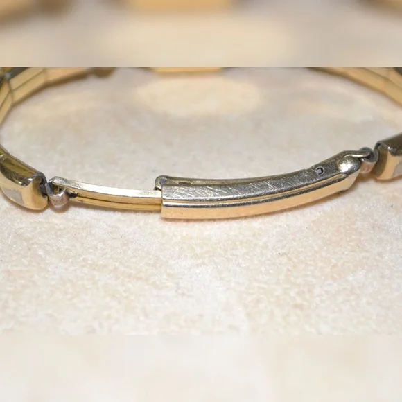 10k Gold Filled Bulova 21 Jewels Wind Up w/Adjustable Gold Filled Band Ladies - Picture 12 of 16